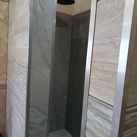 B&B Il Rifugio Del Lupo - E6721 Paringianu Eksteriør billede