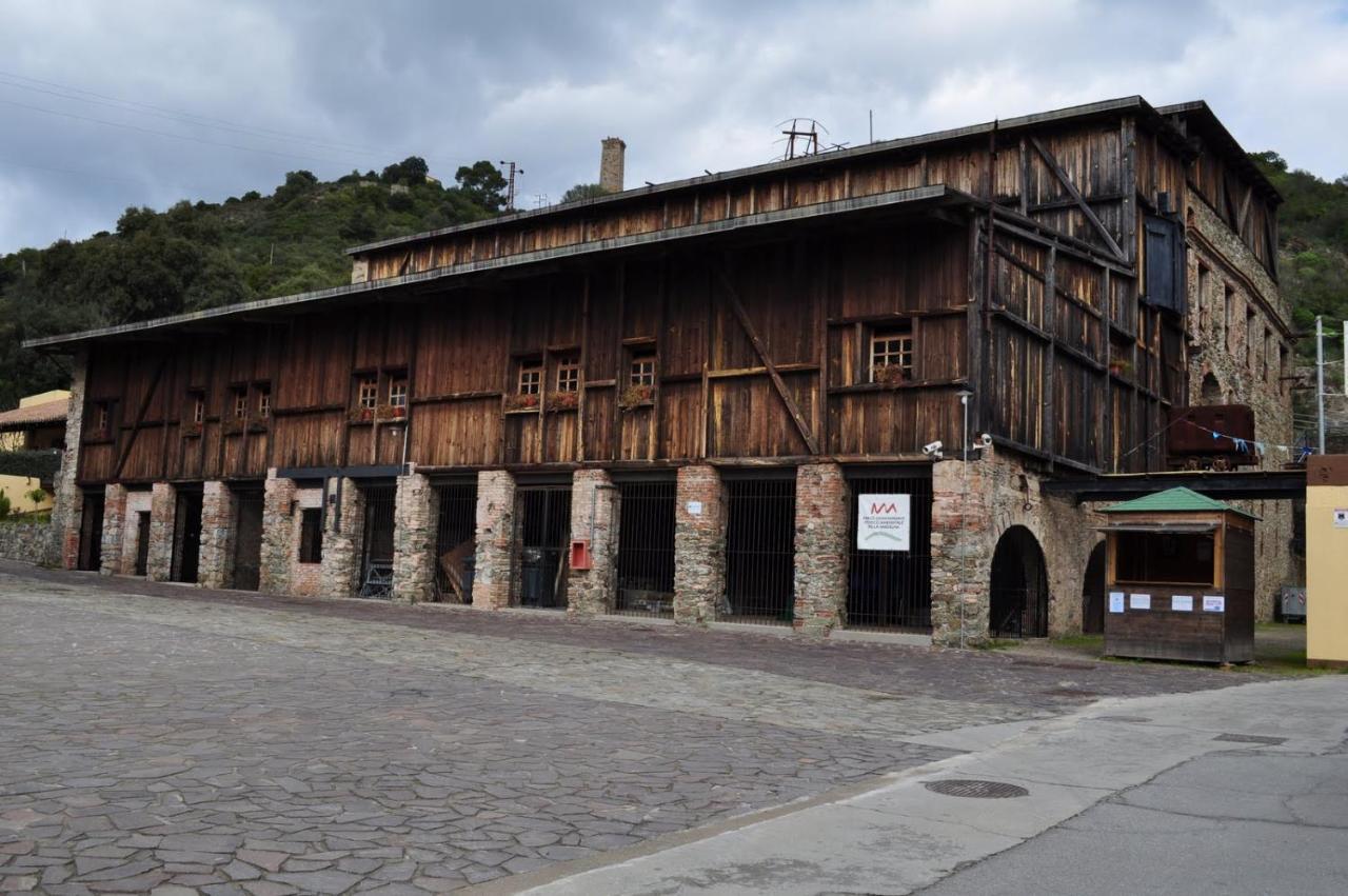 B&B Il Rifugio Del Lupo - E6721 Paringianu Eksteriør billede