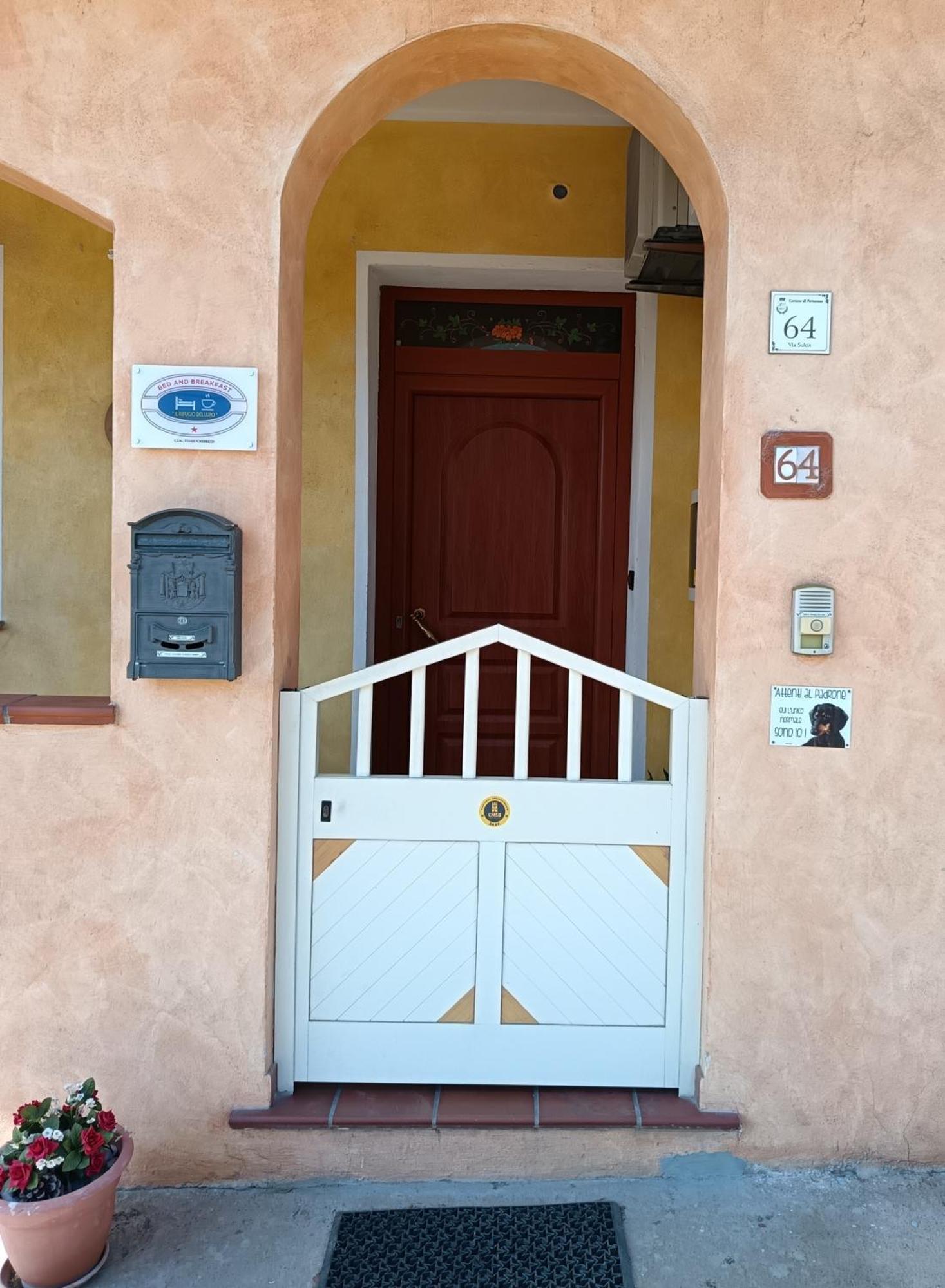 B&B Il Rifugio Del Lupo - E6721 Paringianu Eksteriør billede